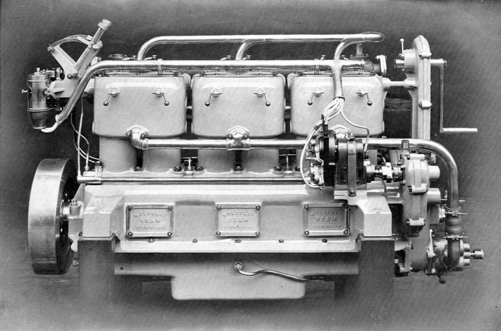 Wolseley_6-cylinder_marine_oil_engine_(Rankin_Kennedy,_Modern_Engines,_Vol_V)
